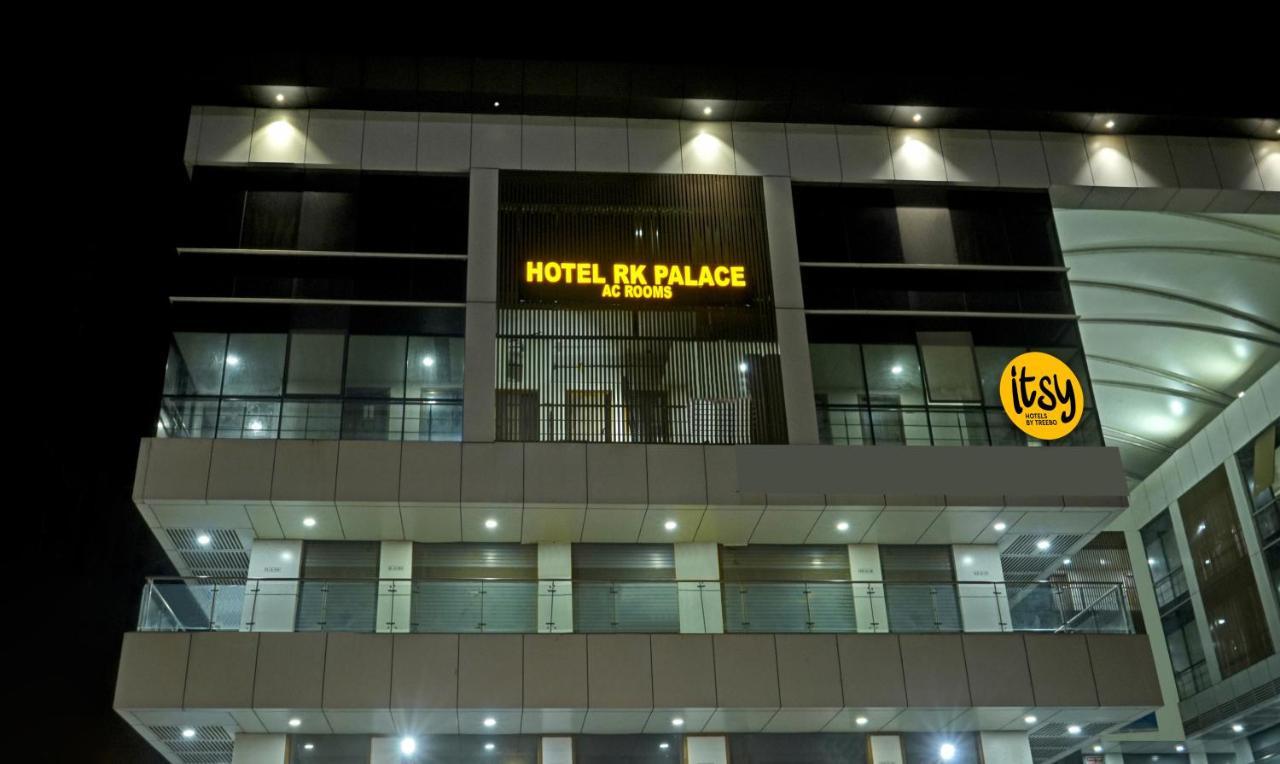 Itsy Hotels Rk Palace Вадодара Екстериор снимка
