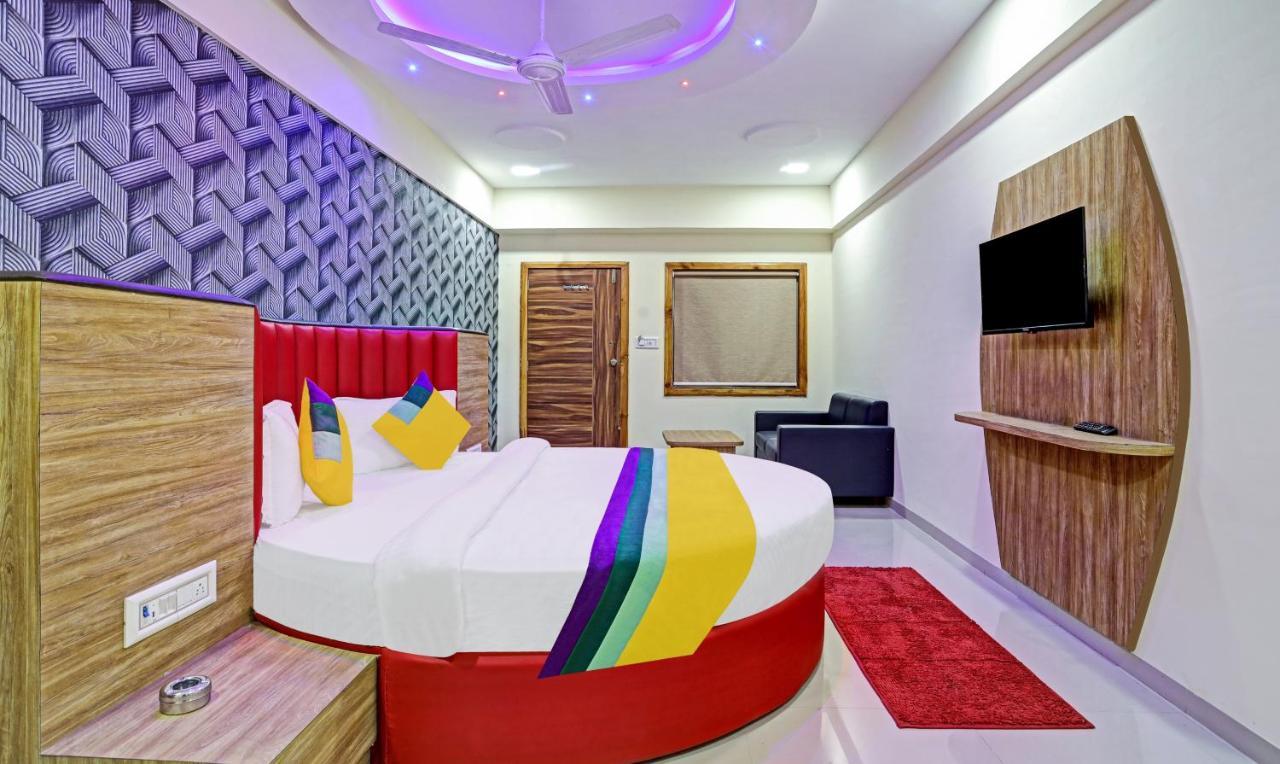 Itsy Hotels Rk Palace Вадодара Екстериор снимка