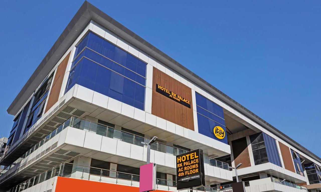 Itsy Hotels Rk Palace Вадодара Екстериор снимка